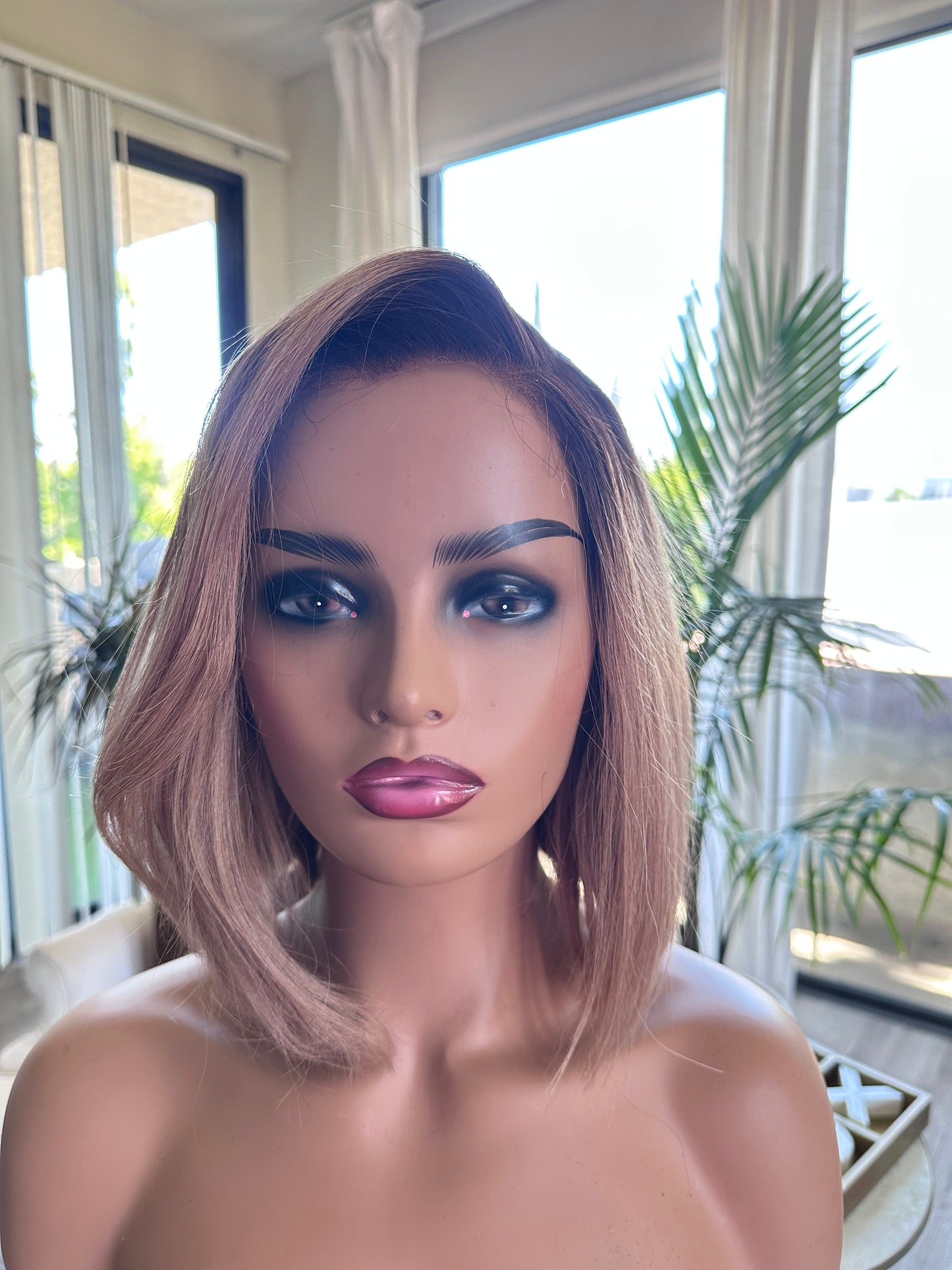 10" Blonde Ombre Blunt Cut Bob - LuvMe